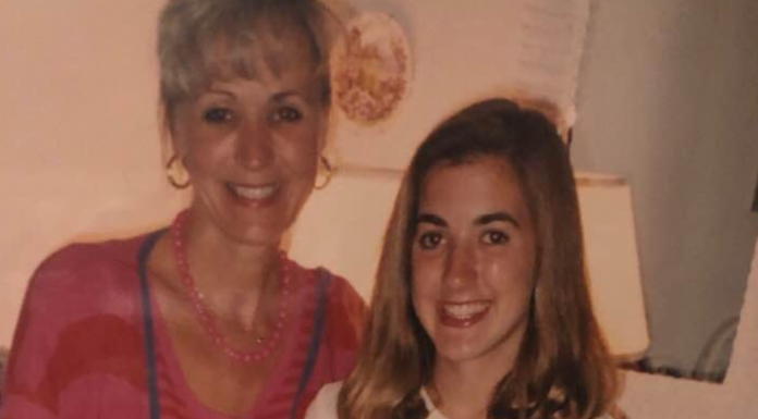 Mom always knew: a teen girl standing with her mom in the 90s.